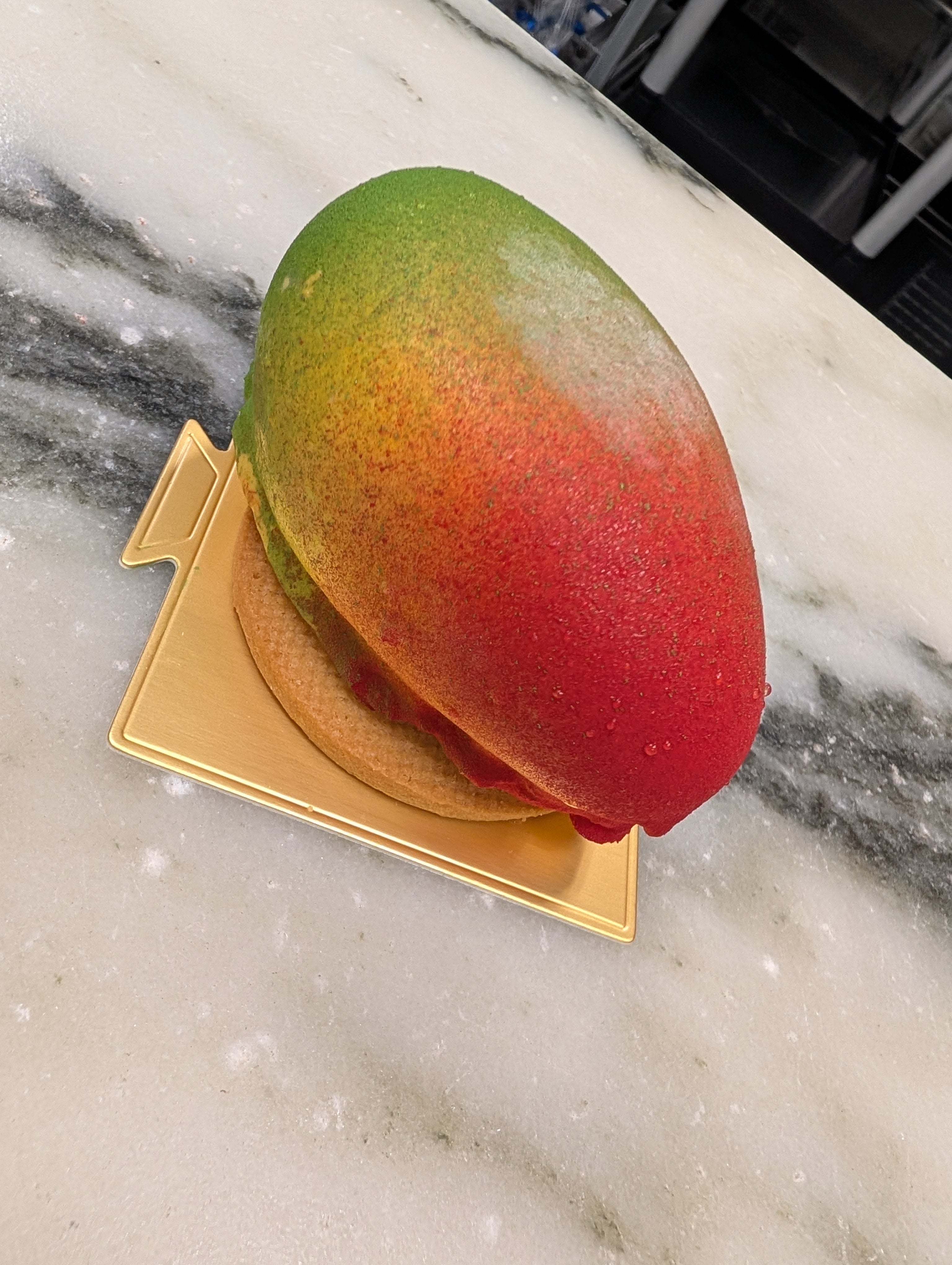 Mango pastry